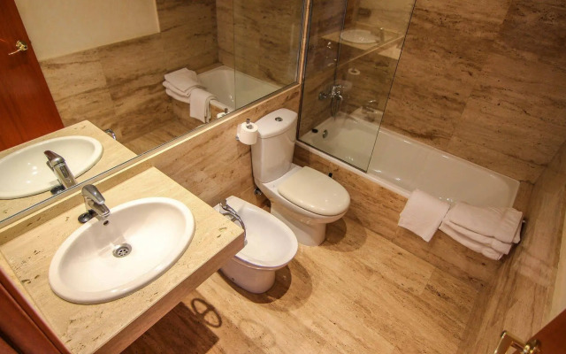 Apartamentos S'abanell Central Park