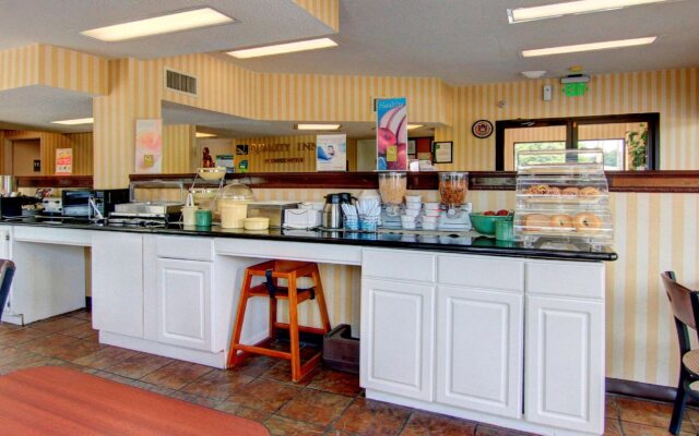 Quality Inn Auburn Campus Area I-85