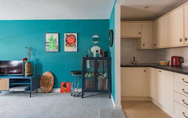 Blackhorse Loft - spacious apartment by the sea