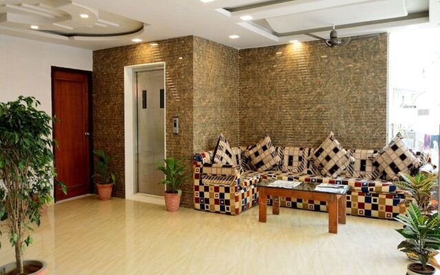 OYO 4605 Hotel Aakarsh