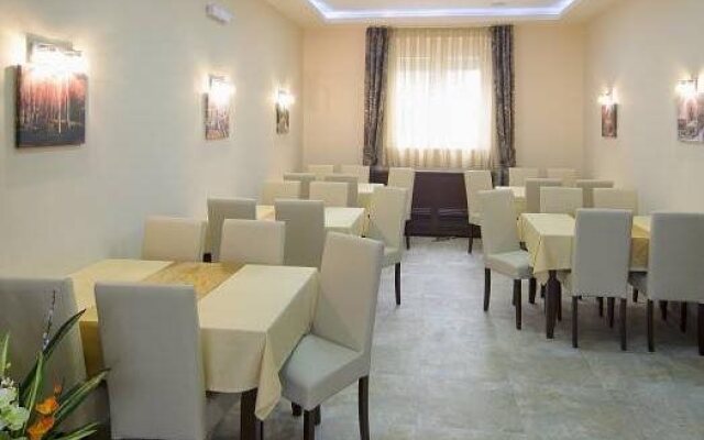 Garni Hotel Semlin B&B