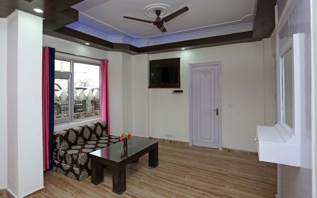 OYO 8637 Shivam Hotel