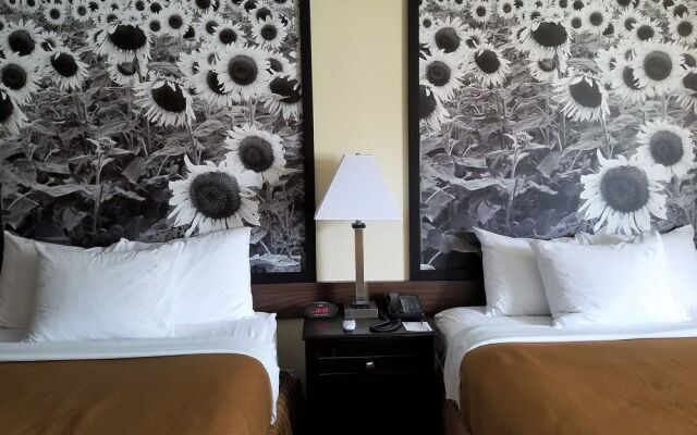 Super 8 by Wyndham Des Moines