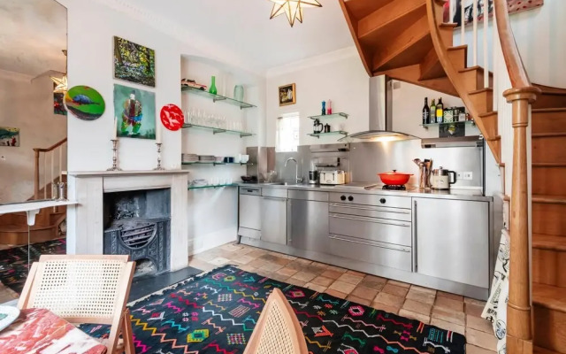 The Kensington Gatehouse - by Out of Office Lifestyle