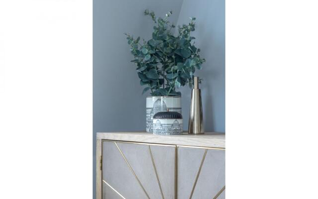 Royal Kensington Penthouse IX- 3 bed