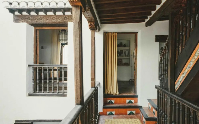 Alhambra Townhouse in Granada