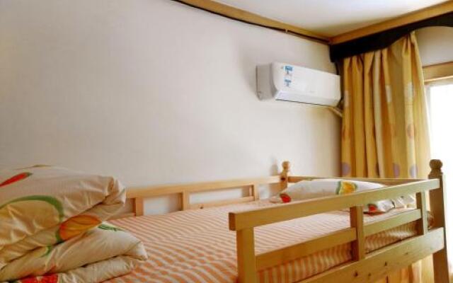Youth Hostel of On The Way