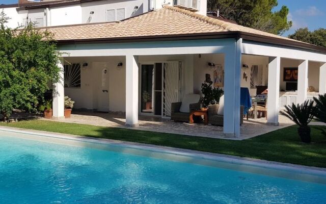 Villa Ribes con piscina by Wonderful Italy