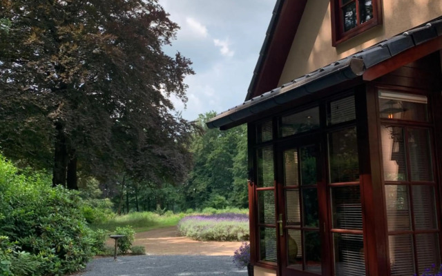 Romantisch Gastenverblijf 'Het Vogelhuisje'