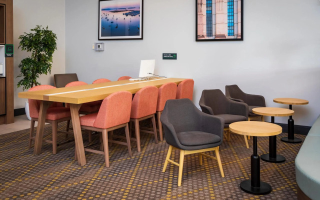 Holiday Inn Victoria Elk Lake by IHG