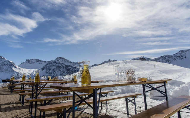 Arosa Alpine Club - Adults Only