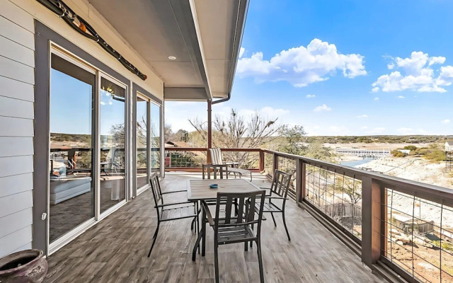 Upstay - Lakeside Getaway - Pool Hot Tub Games