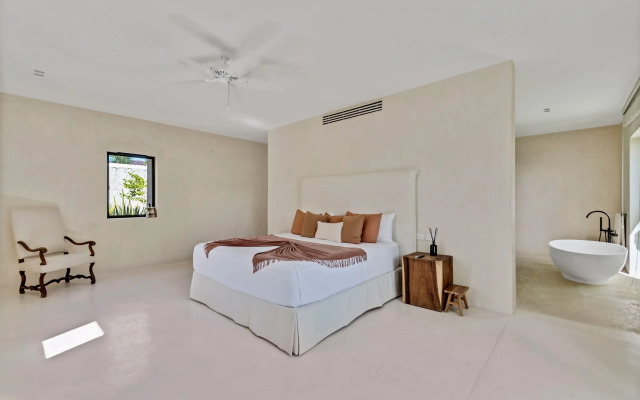 Magnificent 5BR Modern Tropical Villa With Pool