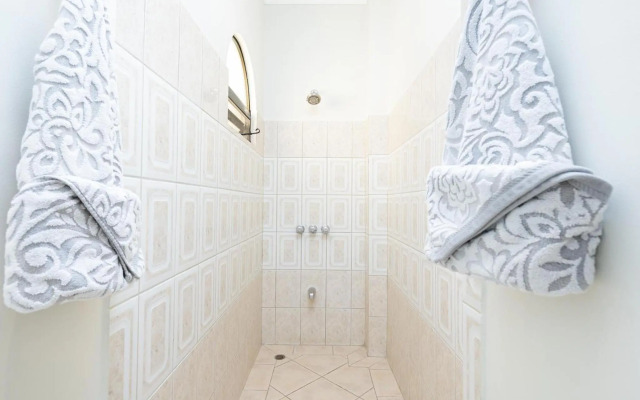 Sunrise 43 - 2 Bedroom Ocean View Condo