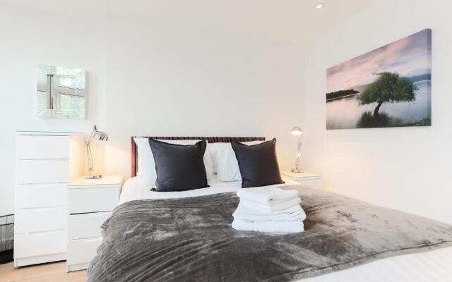 Trafalgar Square Apartments