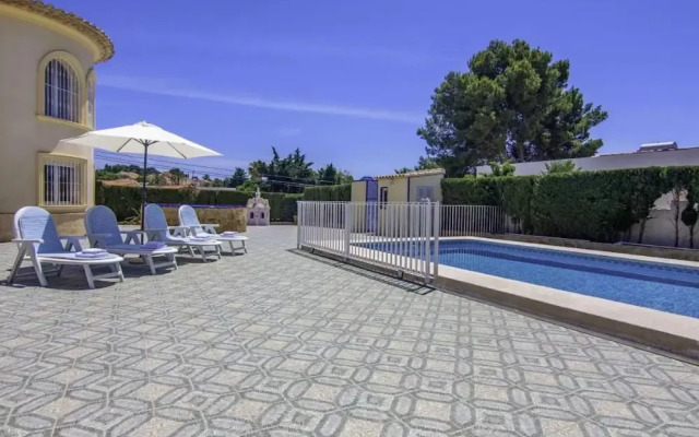 Charming Holiday Home in Calpe With Barbeque