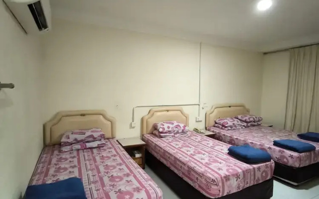 OYO 90895 Hotel Ikia