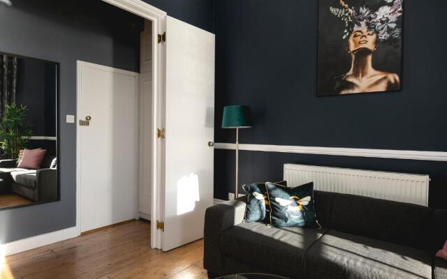 Marine Parade Sea View 2-bedroom Apartment