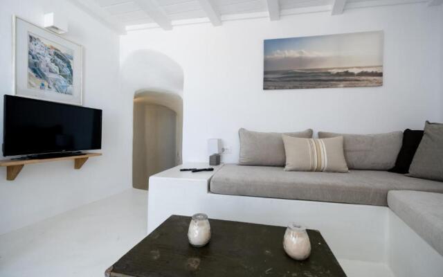 Astrea Suites Notus Dome House