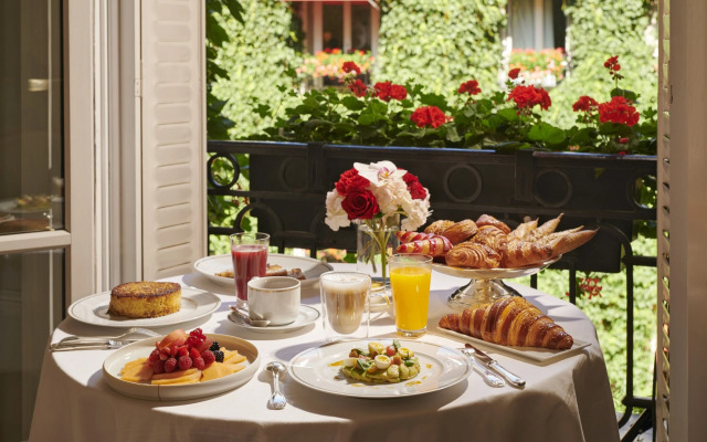 Hotel Plaza Athenee