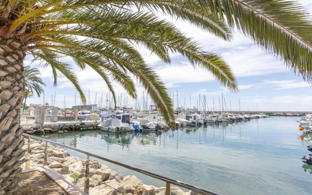 Attractive Villa in Caleta de Vélez with Private Pool