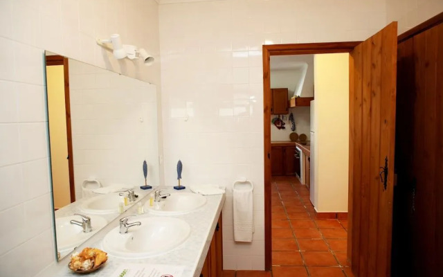 Mosteiros Vineyard House