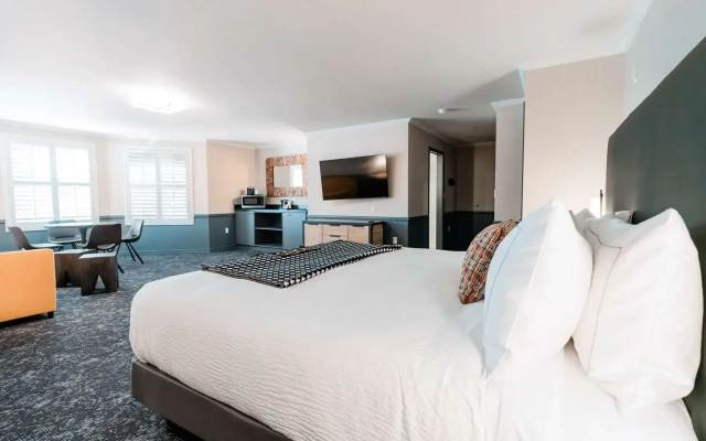 Hotel NoBo Cascade, Tapestry Collection by Hilton