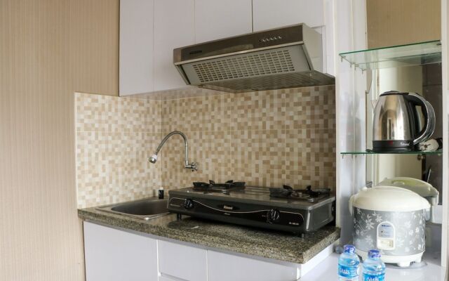 Homey And Cozy Stay 2Br At Green Pramuka City Apartment