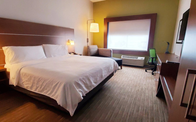 Holiday Inn Express & Suites Rehoboth Beach