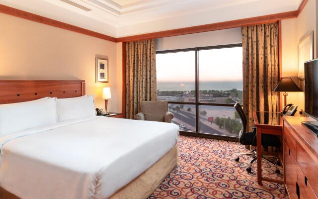 Holiday Inn Suites Kuwait Salmiya