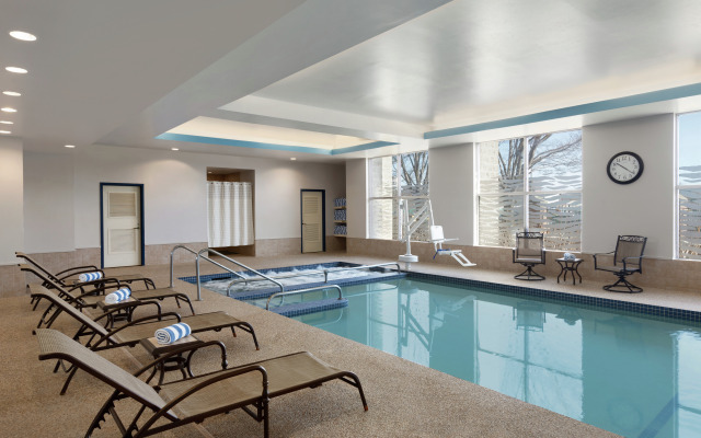 DoubleTree Suites by Hilton Hotel Boston - Cambridge