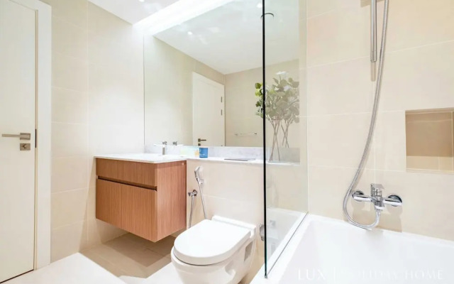 LUX  The La Rive Sea View Suite