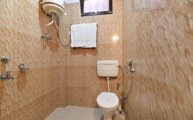 OYO 13387 Hotel Kartik