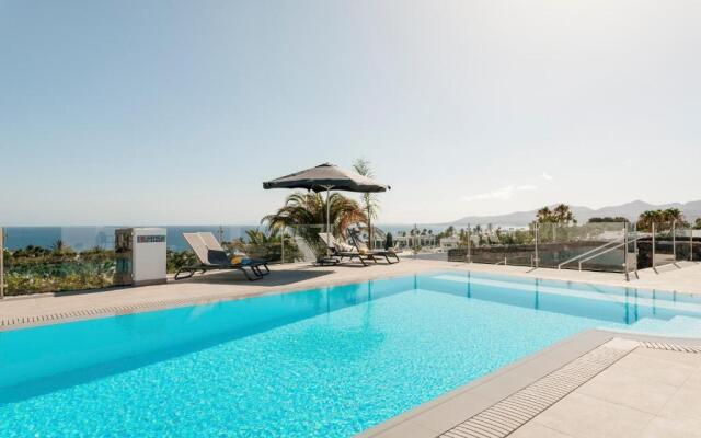 Villa Tendereteros - 4 Bedrooms large pool and hot tub