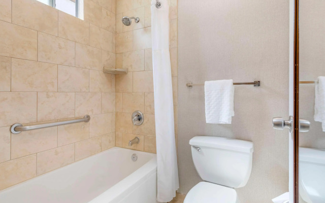 Best Western Plus Stovall's Inn