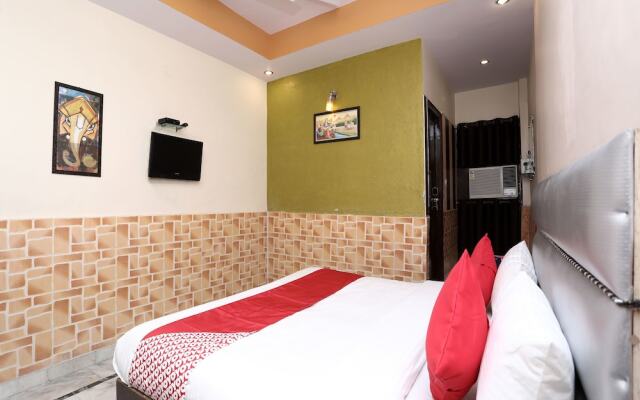 Collection O 12490 Hotel Paradise Plaza
