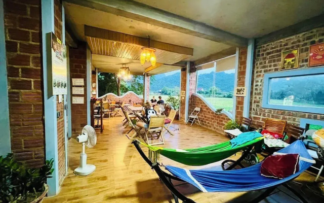 Funny Monkeys Homestay