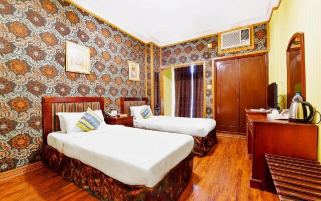 Capital O 125 Moon Plaza Hotel