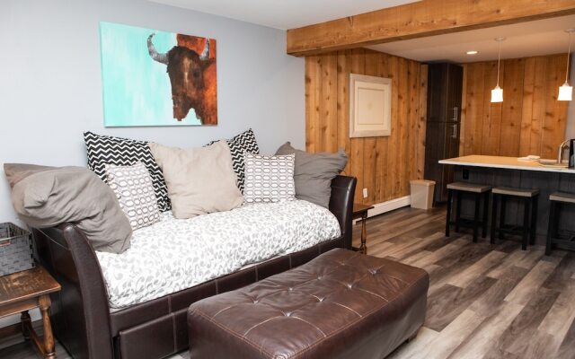 6 Chamonix Lane 1 Bedroom Townhouse by RedAwning