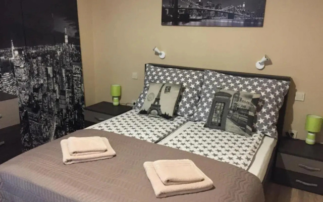 Mandy Rooms