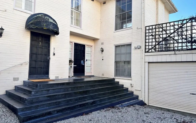 Toorak Executive & Corporate Residence