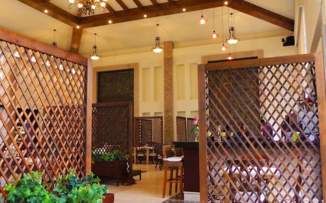 Royal Aqua Luxury Hotel & Spa