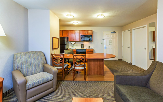 Candlewood Suites Owasso by IHG