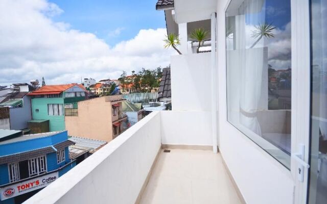 OYO 1154 Mat Troi Vang Dalat Hotel