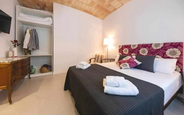 Newly renovated room w Pool y BikeParking