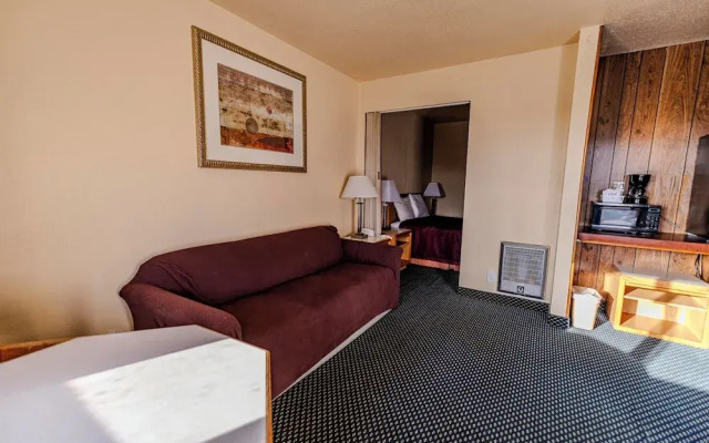 Four Winds Motel