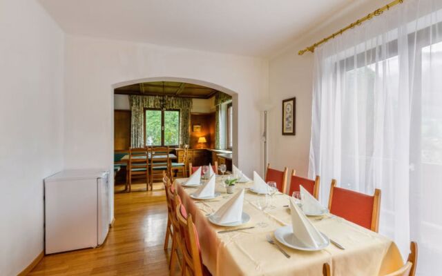 House Riki Bruck