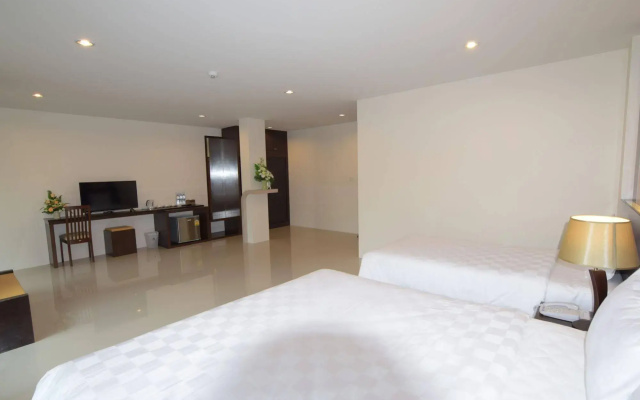 Peak Boutique City Hotel