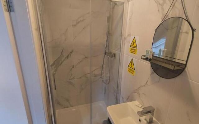 Maze Serviced Apartment