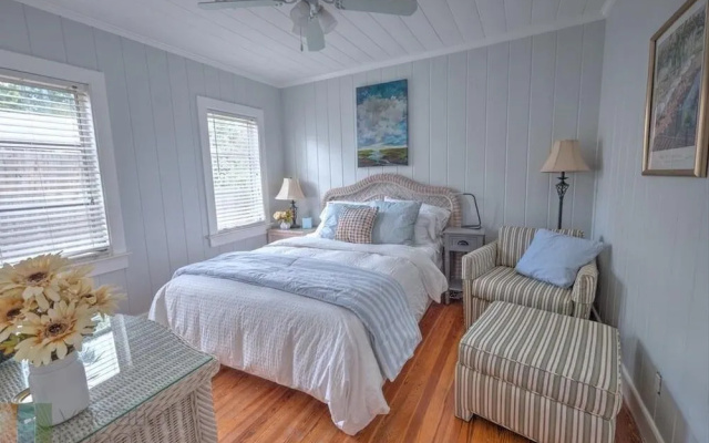 Seagrape Cottage